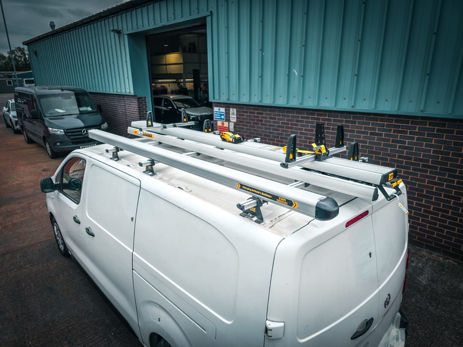 2020-vauxhall-vivaro-van-guard-ulti-loader-installation-limitless-conversions
